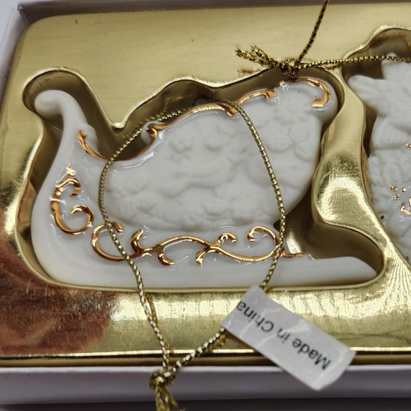 Vtg. Avon Collectible Christmas Tree Ornament Bisque Porcelain 24K Gold Accents - Picture 7 of 14